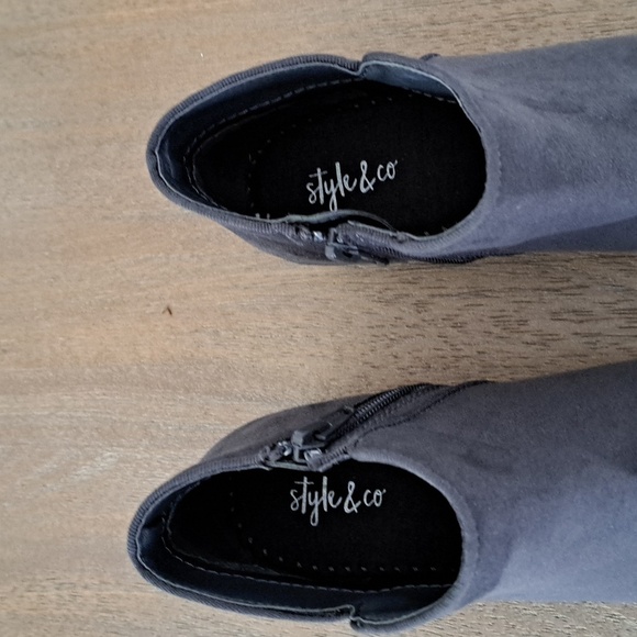 Style & Co. Wileyy Ankle Booties - Color: Dark Grey Suede- Size: 6.5M - Picture 2 of 9
